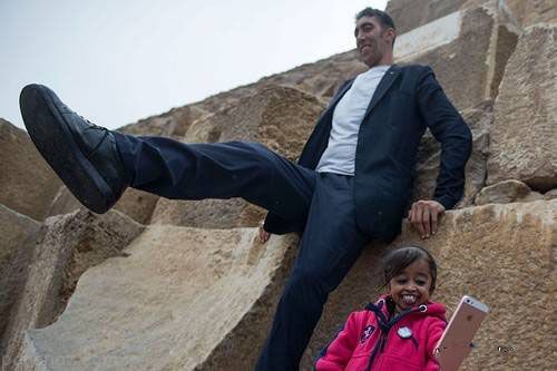 ملاقات کوتاه ترین و بلندترین زن و مرد جهان در مصر