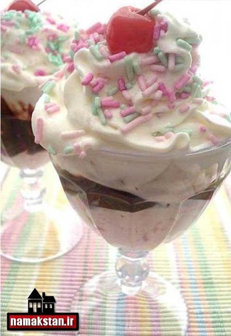 تصاویر و عکس بستنی مخصوص لیوانی با شکلات های رنگی