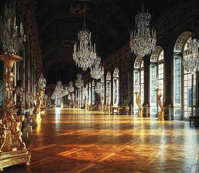 تصاویر و عکس هایی از زیبا و بزرگ و عظیمترین کاخ های سلطنتی جهان